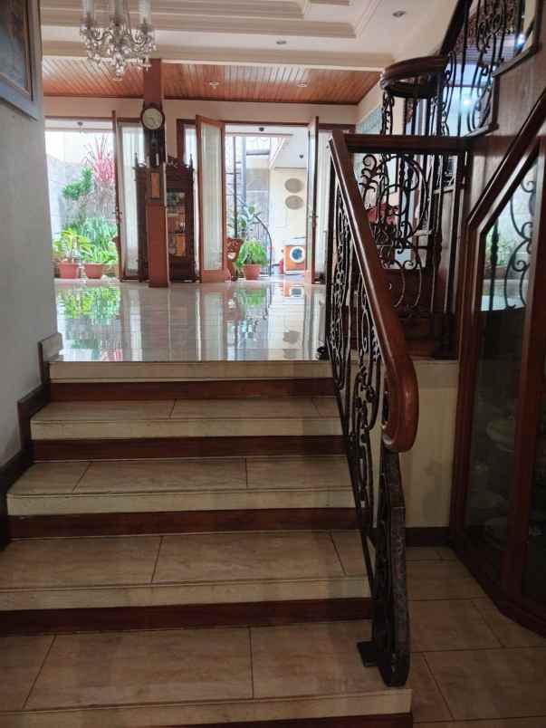 rumah istimewa nyaman di dago coblong bandung