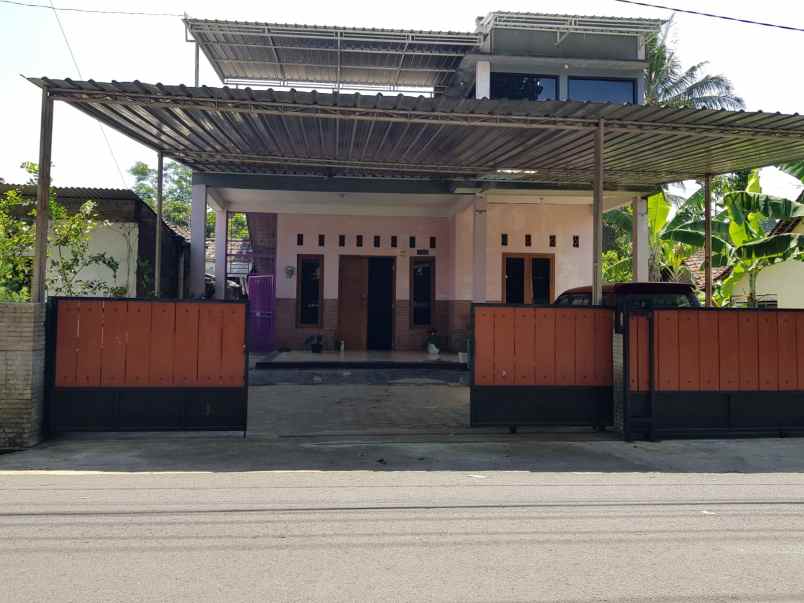 Rumah Komersial Usaha Pinggri Jalan Strategis Kota Salatiga