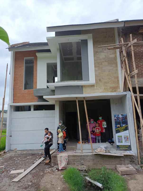 rumah jl cangkring desa jelekong