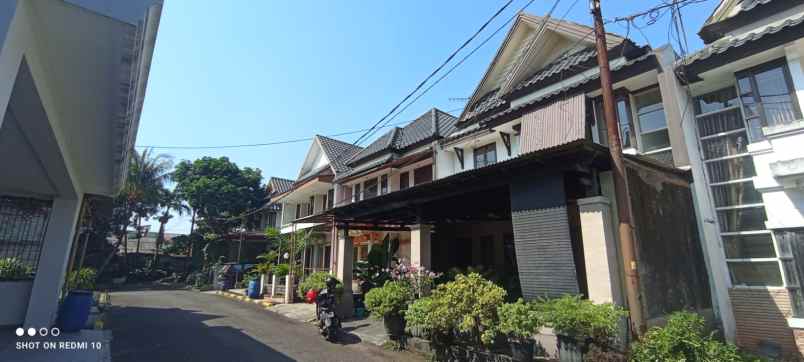 rumah karawaci bagus 2 lantai