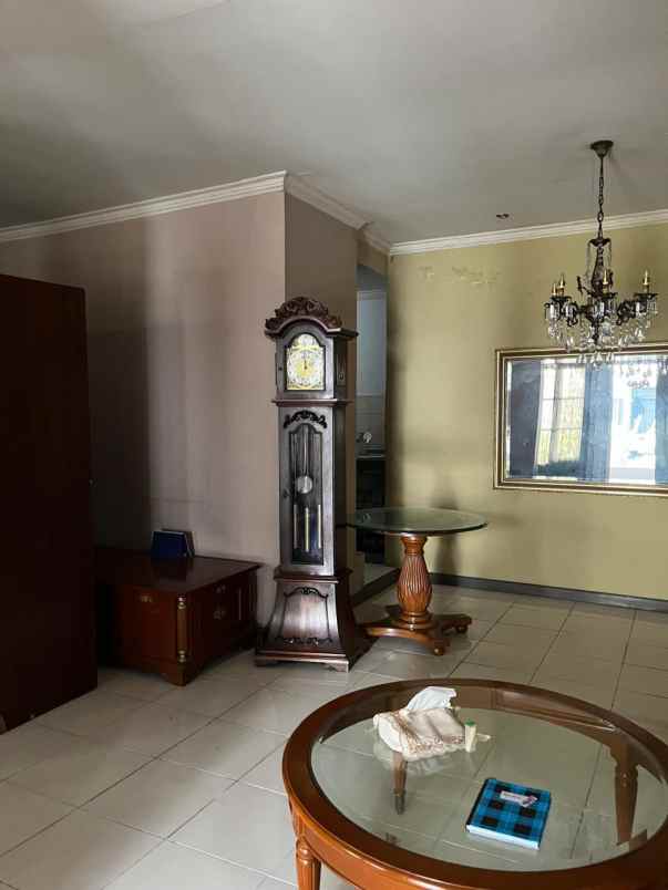 rumah karawaci bagus 2 lantai