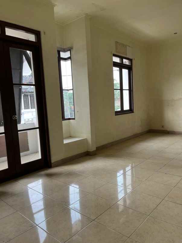 rumah karawaci bagus 2 lantai