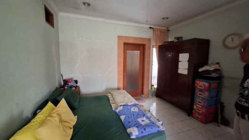 rumah komplek cibabat 2 menit pemkot cimahi taman luas