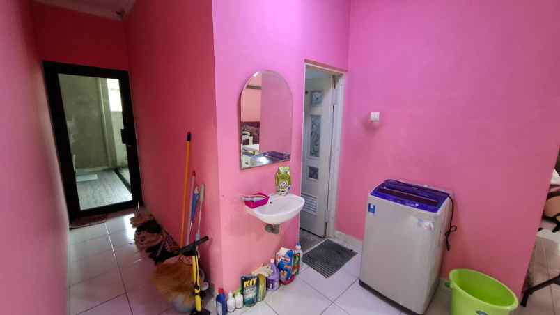 rumah komplek sariwangi taman depan besar lokasi sejuk