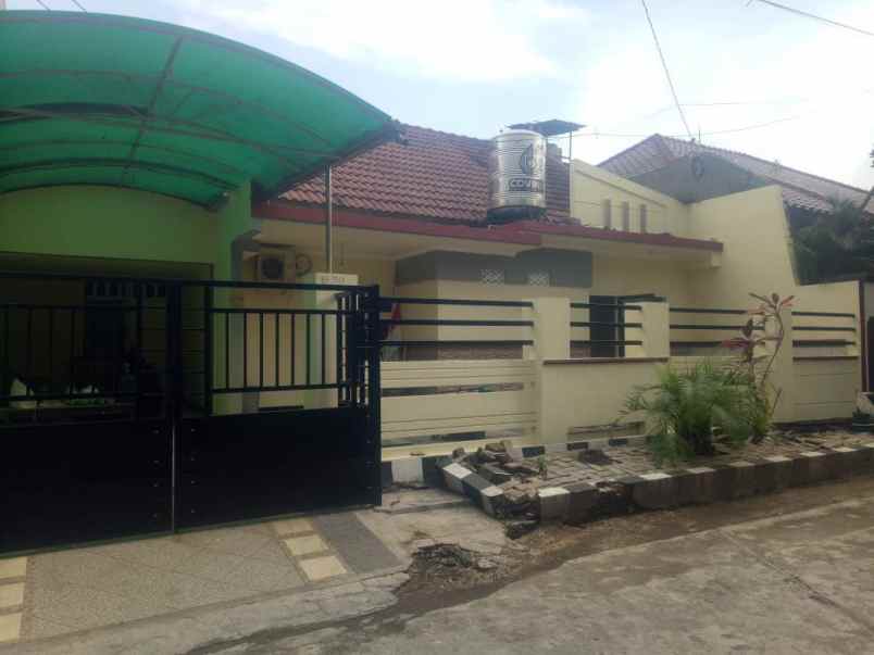 rumah kost aktif di rungkut menanggal strategis