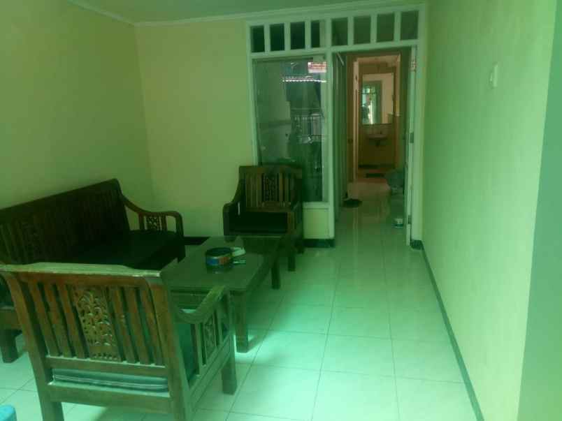 rumah kost aktif di rungkut menanggal strategis