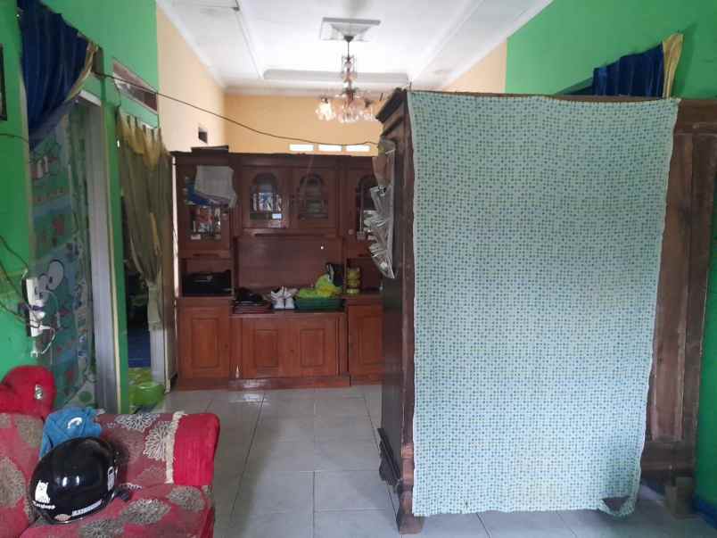 rumah lama siap huni lokasi strategis