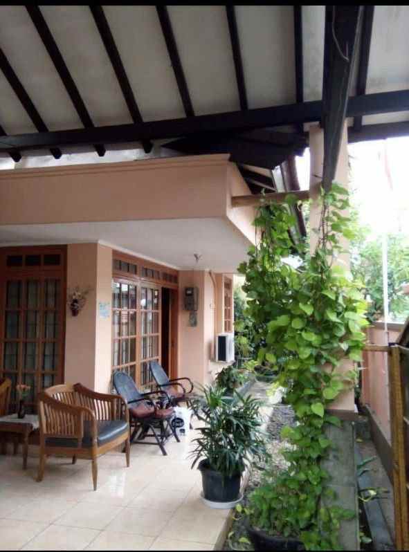 rumah larangan selatan tangerang dekat bxchange