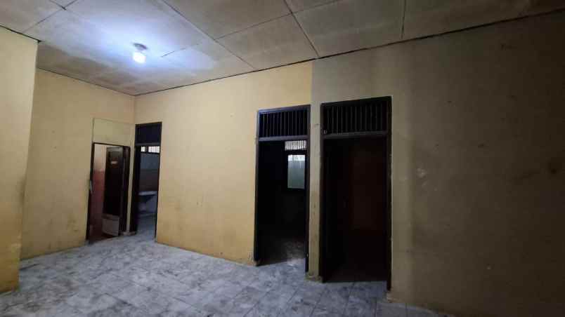 rumah mainroad cibabat cihanjuang bangunan apa adanya