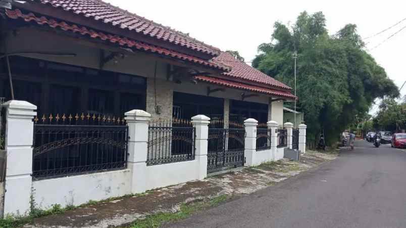 rumah manggarai selatan