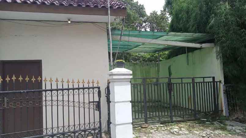 rumah manggarai selatan