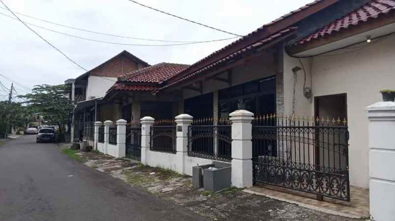 rumah manggarai selatan