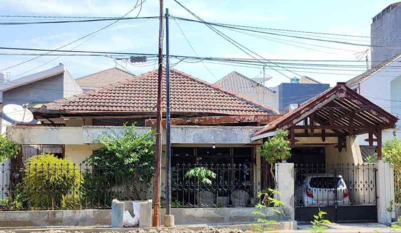 rumah manyar kertoadi siap huni hadap utara