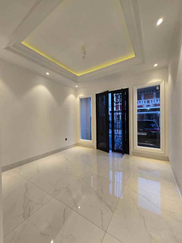 rumah mewah baru siap huni di cempaka putih