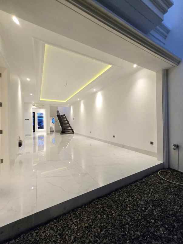 rumah mewah baru siap huni di cempaka putih