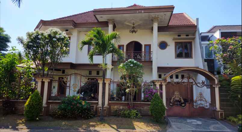 rumah mewah di kawasan elite permata jingga malang