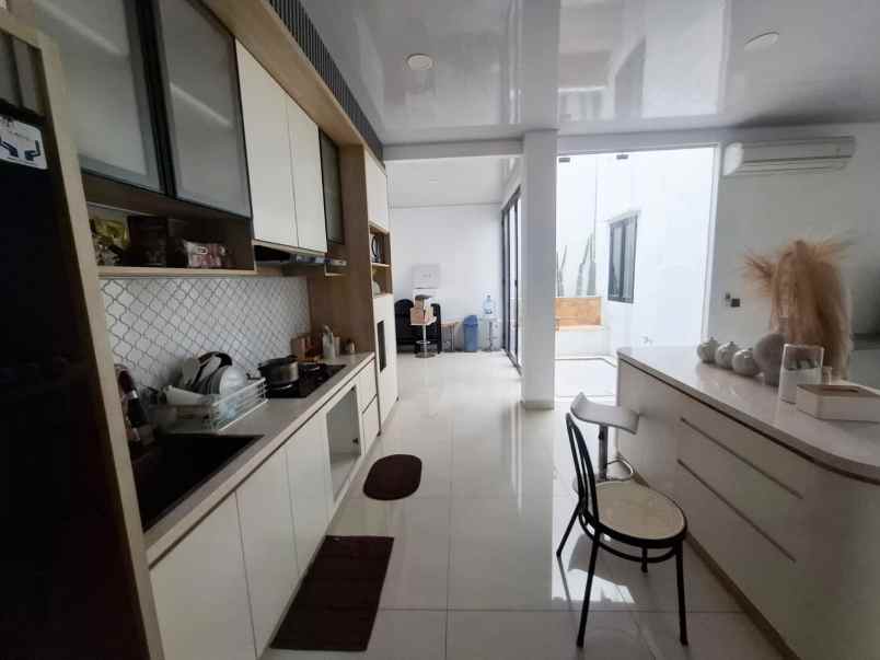 rumah mewah dijual legenda wisata cluster napoleon
