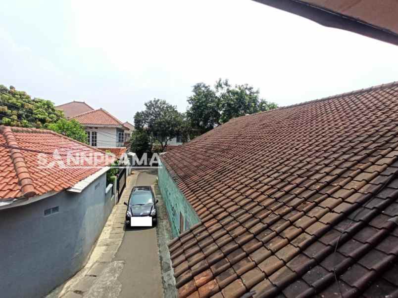 rumah mewah hook luas di cipedak jakarta selatan