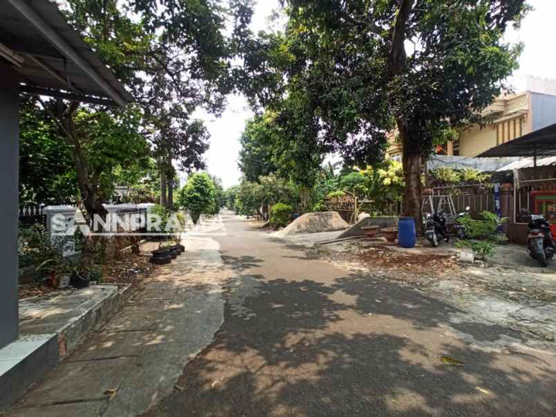 rumah mewah hook luas di cipedak jakarta selatan