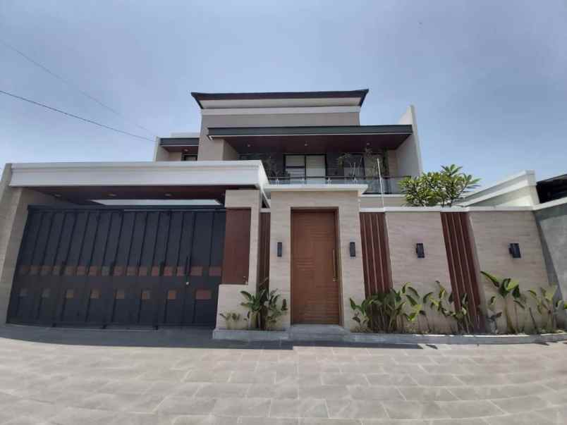 rumah mewah jln gito gati sleman yogyakarta