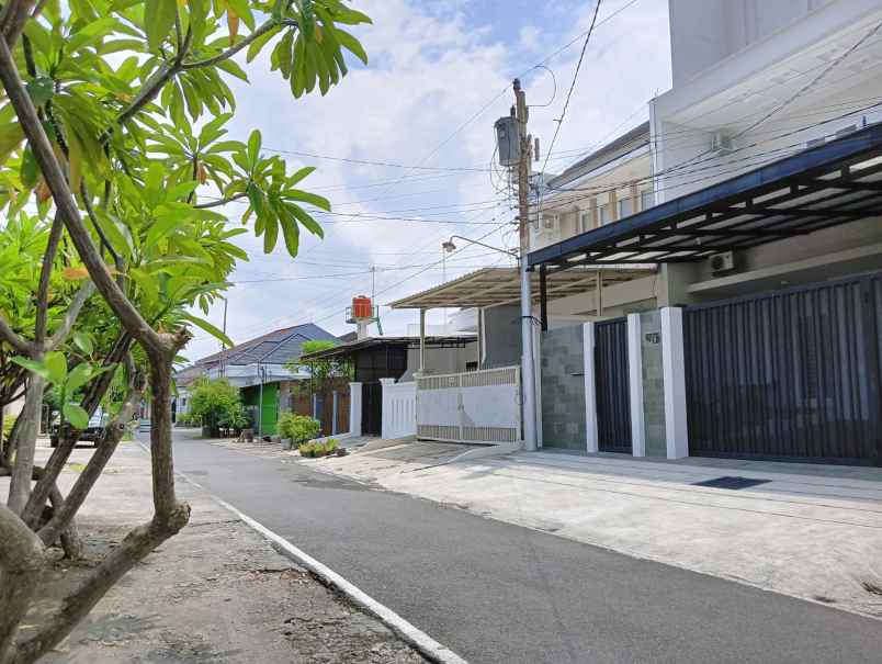 rumah mewah modern minimalis halmahera semarang