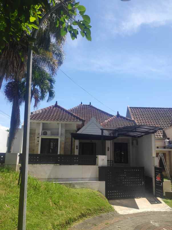 rumah mewah siap huni dekat cyber mall malang