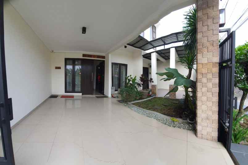 rumah mewah siap huni lokasi araya malang