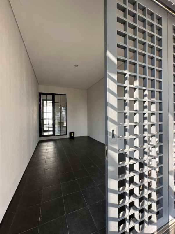 rumah mewah siap huni lokasi citraland tidar