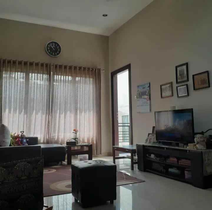 rumah mewah siap huni lokasi di suhat