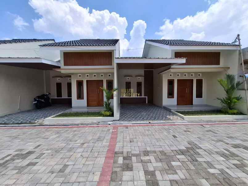 rumah minimalis modern dekat candi sambisari
