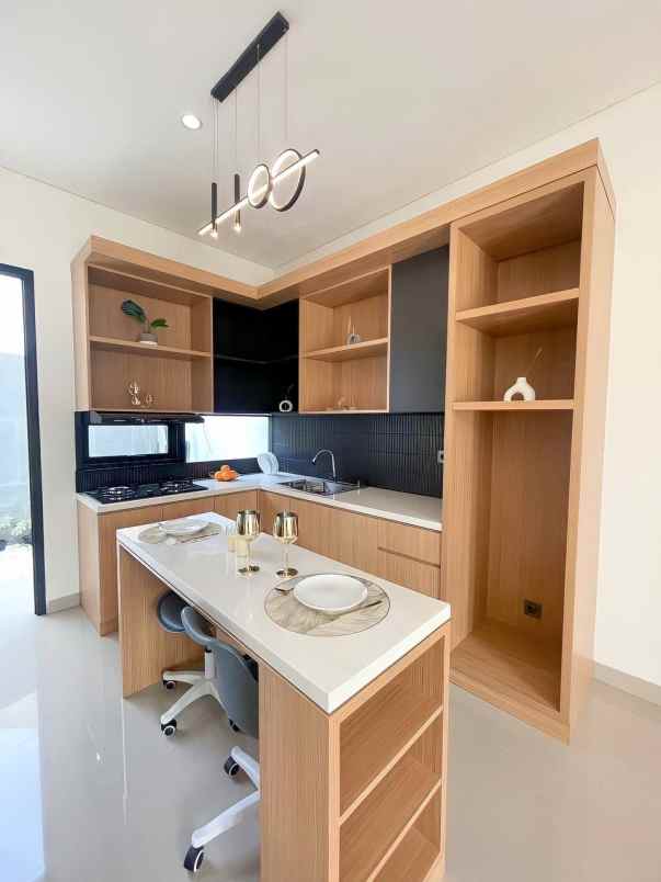 rumah modern 2 lantai di dekat tol jelupang