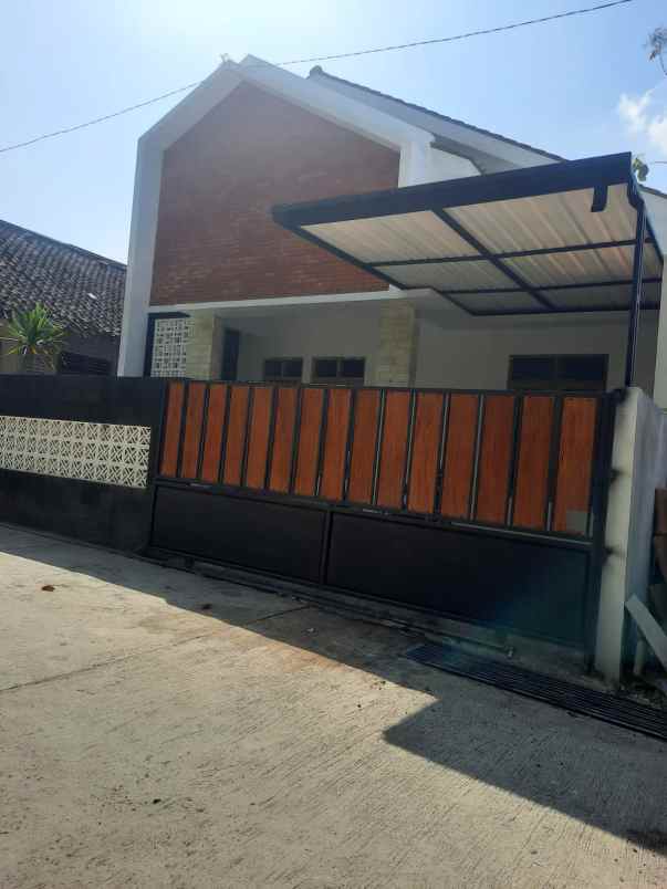 rumah modern mezzanine dekat umy di bangunjiwo bantul