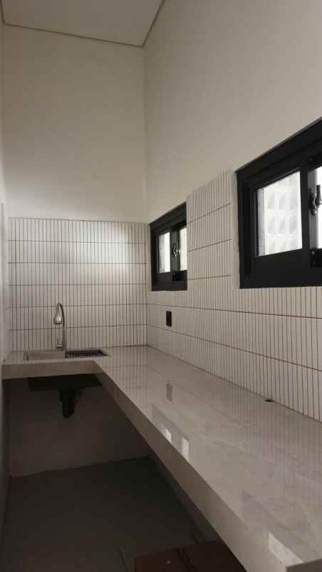 rumah modern minimalis strategis di cirendeu tang sel