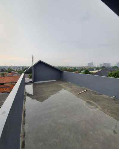 rumah modern tiga lantai di jakarta selatan