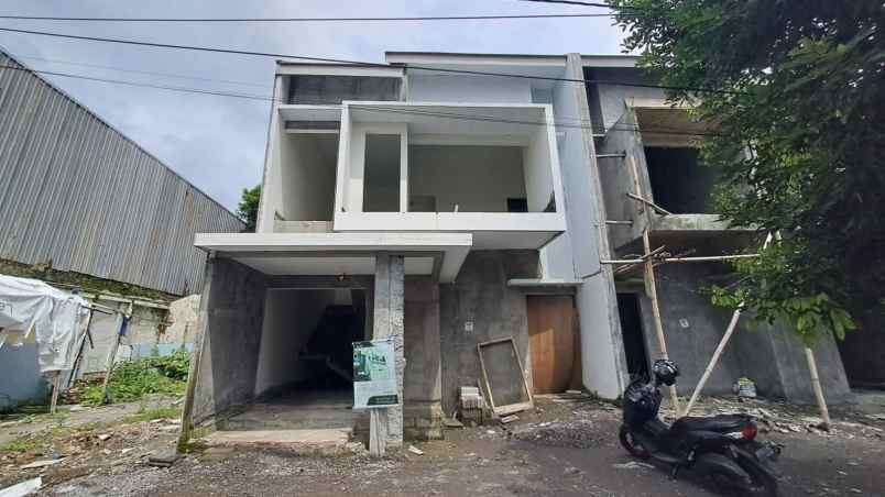 rumah murah 2 lantai 5 menit dari sleman city hall