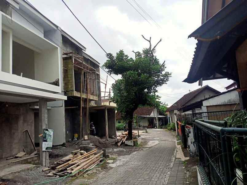 rumah murah 2 lantai 5 menit dari sleman city hall