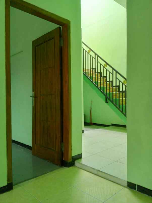 rumah murah 2 lantai siap huni lokasi strategis