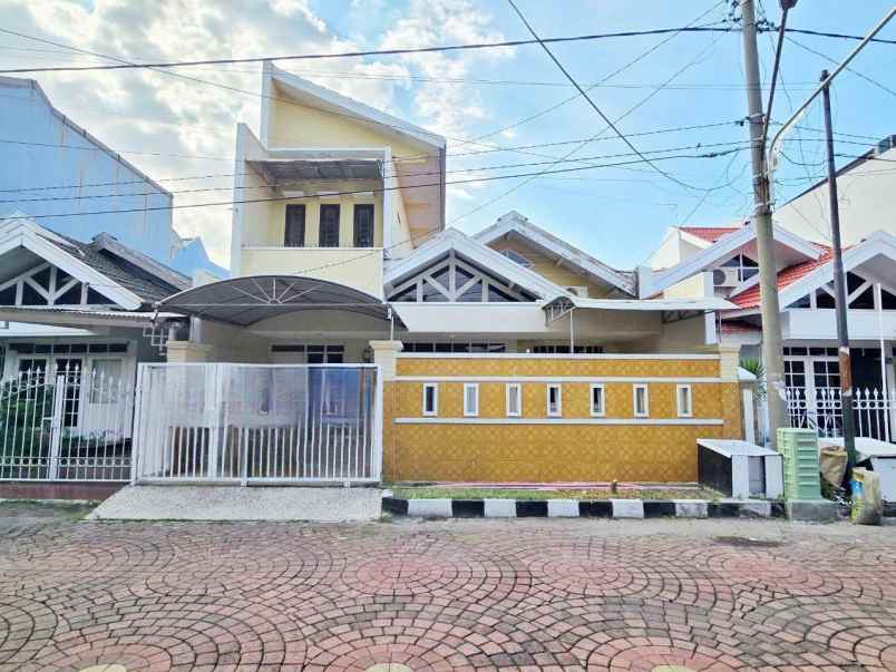 rumah nirwana eksekutif strategis siap huni