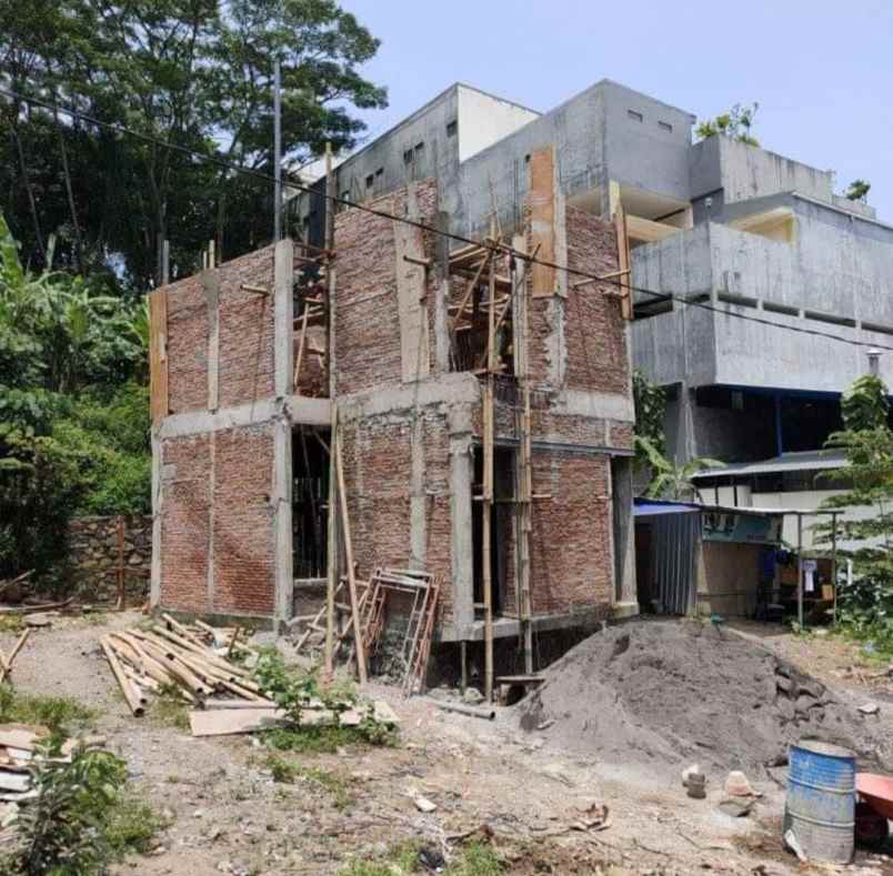 rumah pesan bangun di jl kelud petompon semarang