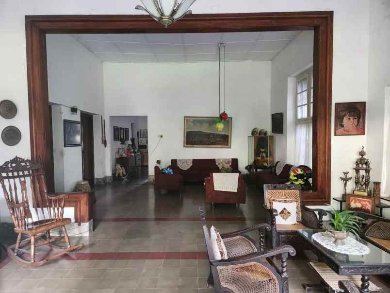rumah pusat kota strategis ciliwung