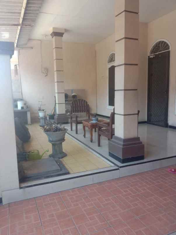 rumah rungkut permai hadap timur