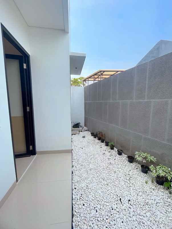 rumah scandinavian tengah kota bsd