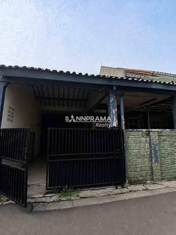 rumah second 2 lantai di beji depok