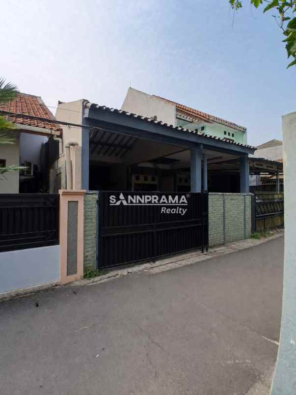 rumah second 2 lantai di beji depok