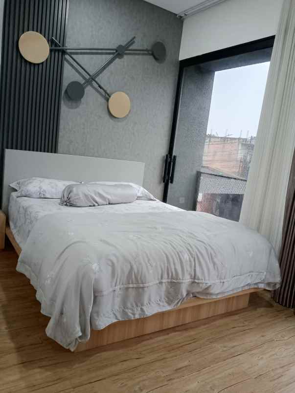 rumah selangkah ke jakarta