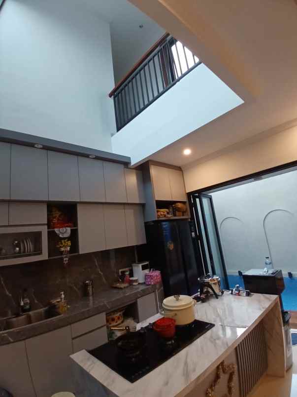 rumah semi villa 4 kamar tidur di sanur bali