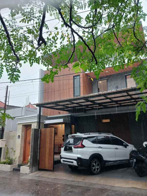 rumah semi villa 4 kamar tidur di sanur bali