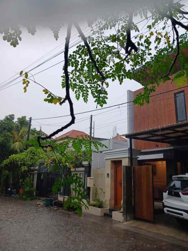 rumah semi villa 4 kamar tidur di sanur bali