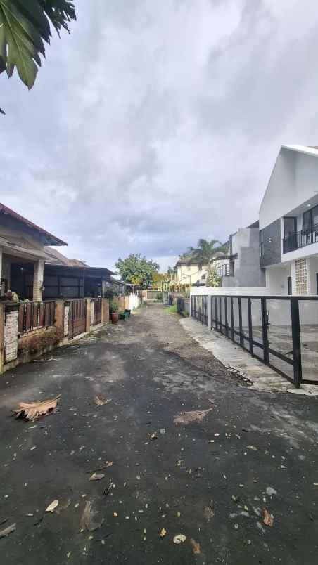 rumah siap huni 2 lantai dekat maguwoharjo sleman