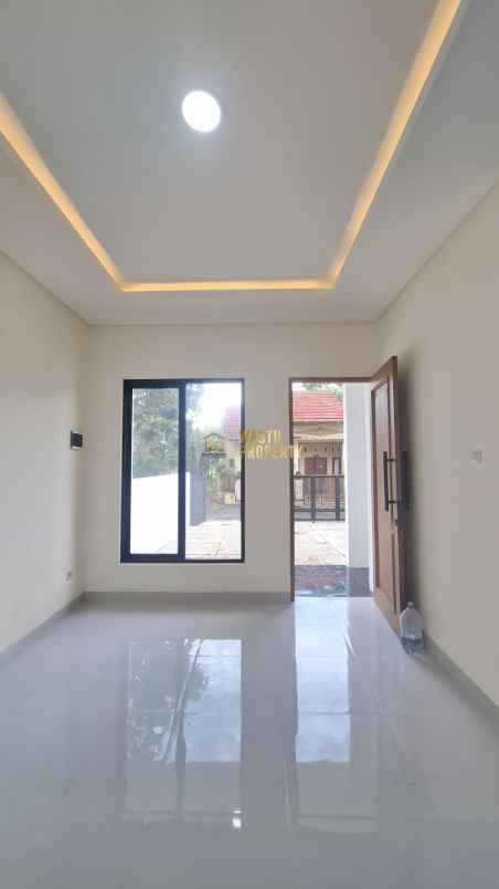 rumah siap huni 2 lantai dekat maguwoharjo sleman